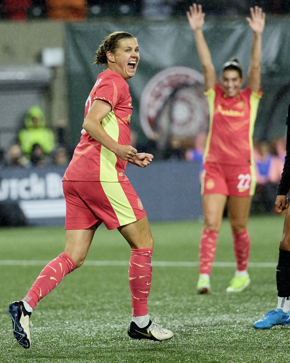 ThornsFC's tweet photo. RT IF YOU’RE READY FOR QUARTERFINALS ‼️

(even though we’ll have to wait until Sunday, November 10 at 12:00pm PT on ABC 😏) https://t.co/ocajkQeDK6