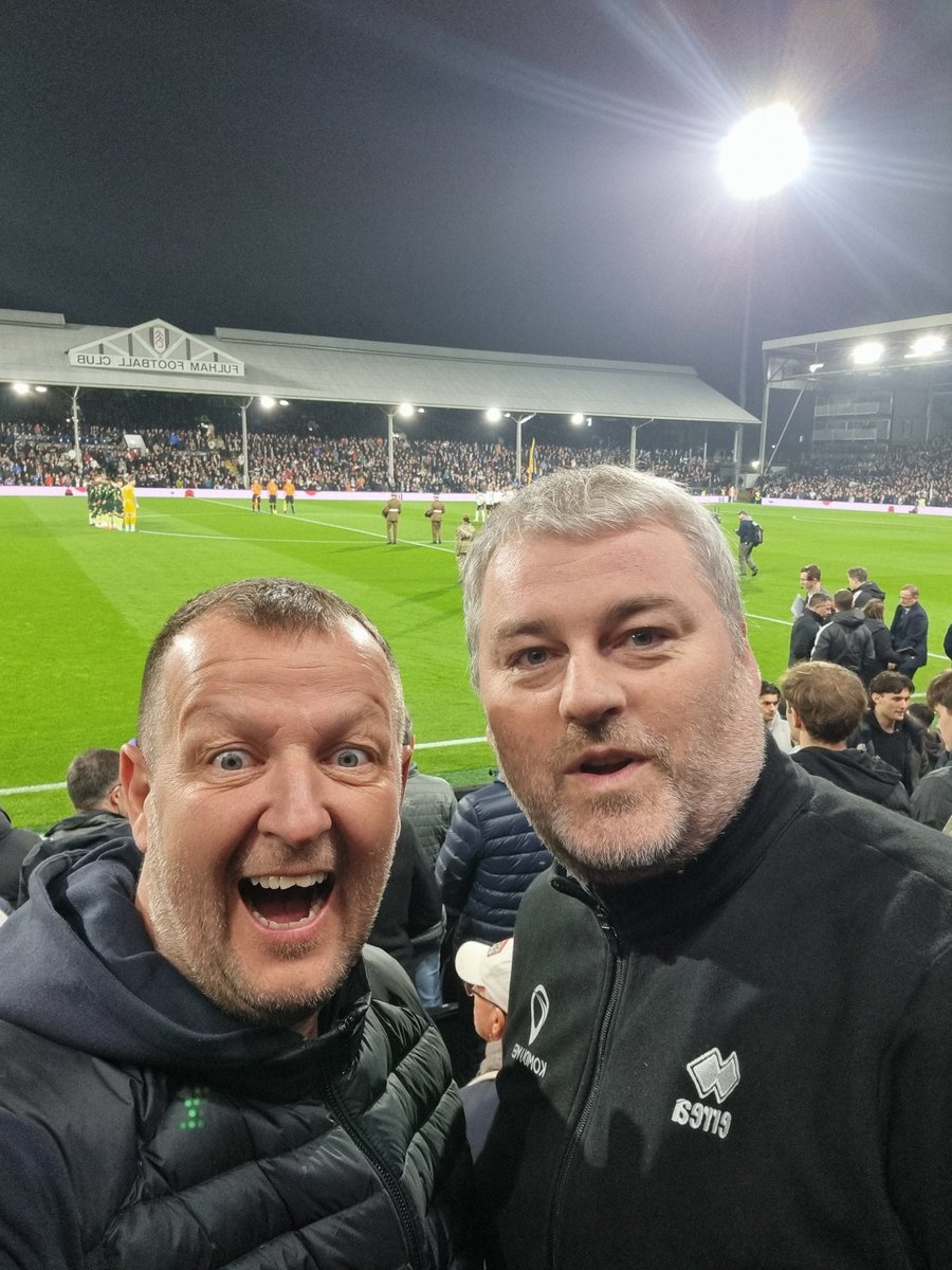 Rosalegur leikur á Craven Cottage í London! Svo svekkjandi að fá ekki Hákon inn á! Flekken eitthvað meiddur en fór ekki útaf. Djö.... #tangotravel #baragaman