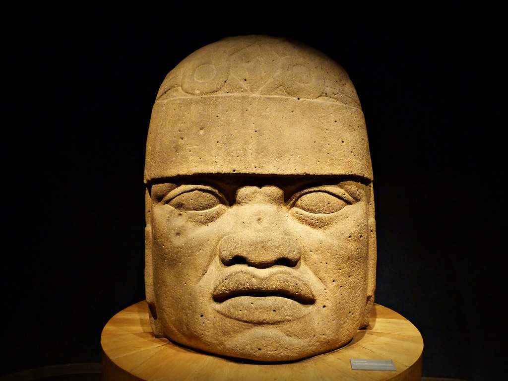 panda_profesor's tweet image. ¿Está trompudo o quiere beso?
La Cabeza 6 de San Lorenzo, #Veracruz es una obra increíblemente tallada en piedra. Ojos almendrados, nariz chata y ancha o labios carnosos se repiten en las cabezas colosales y, en general, en el arte #olmeca #arqueologia 
#Mexico