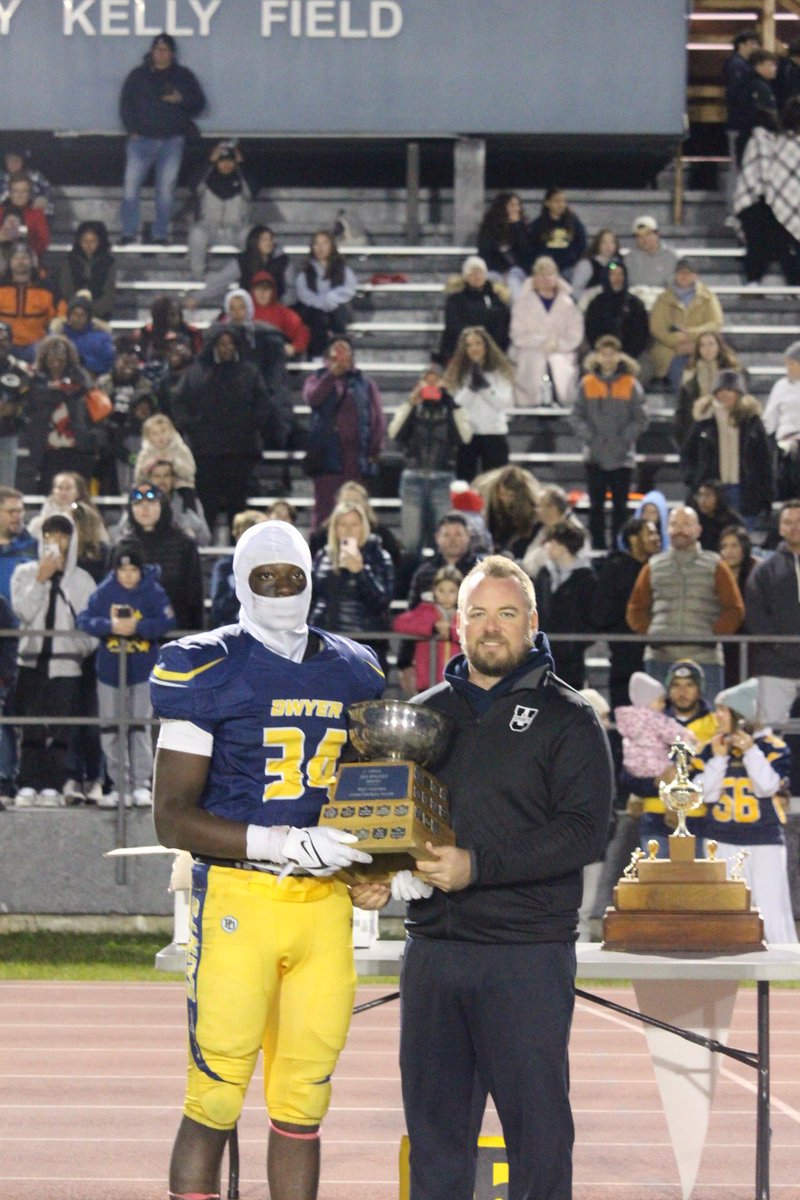 David_Nosa1's tweet photo. Grateful to win MVP of the league and win another lossa championship wit my brothers https://t.co/1sMgaJyzZQ