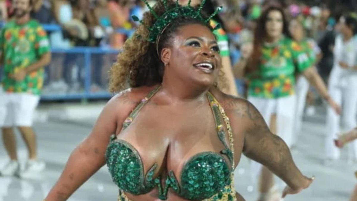ALFINETEI's tweet photo. Após se declarar ‘mulher preta e de direita’, Jojo Todynho está fora do time de musas da Mocidade Independente no Carnaval de 2025 https://t.co/dxnJDPdtn5
