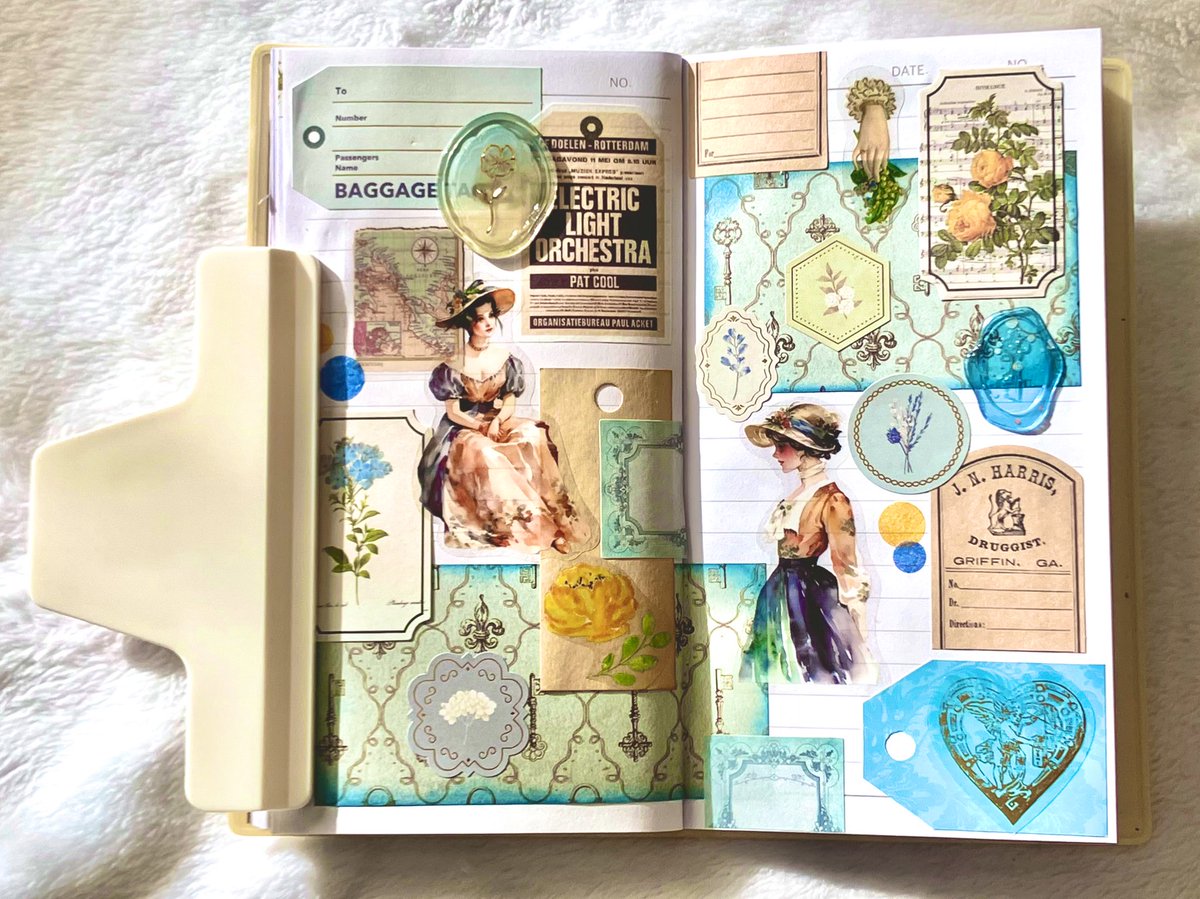My_Collage_'s tweet photo. 皆様ごきげんよう✨
本日は🩵水色🩵×💛黄色💛のコラージュですわ✨️✨️

 #コラージュ
 #コラージュ好きな人と繋がりたい
 #scrapbooking
かごめーじゅ https://t.co/stfp0w0Mec