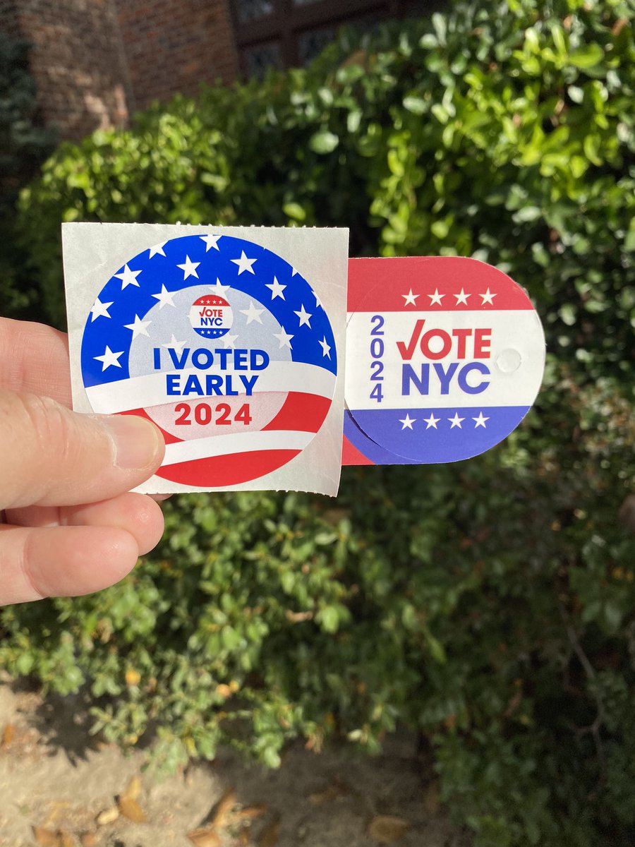 Further_Father's tweet photo. I promised myself I would stay on this platform &amp; use it to support Kamala because we all deserve better

Leaving Twitter, and what once was an engaging free speech platform, until musk made it a racist mouthpiece, unsafe, unfun, littered with lies &amp; cruelty. 

Love&amp;Light 
JJG https://t.co/YQNY9AniOk