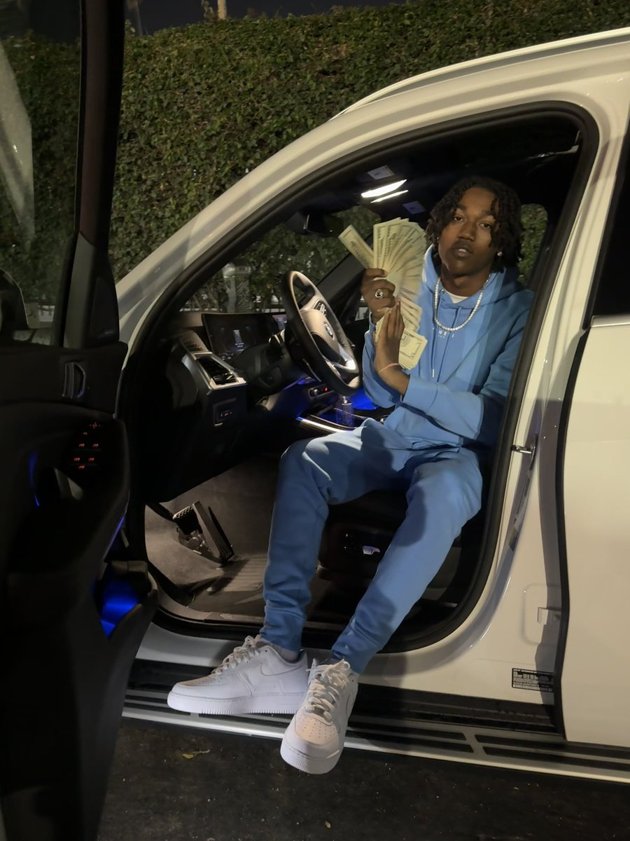 calooooo05's tweet photo. #itsall🆓 https://t.co/OtO10s60Xa