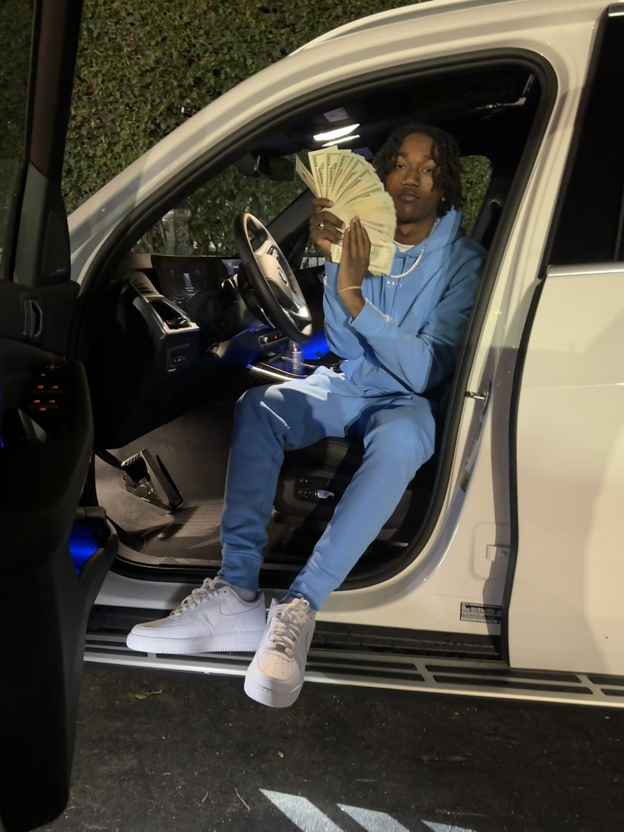 calooooo05's tweet photo. #itsall🆓 https://t.co/OtO10s60Xa