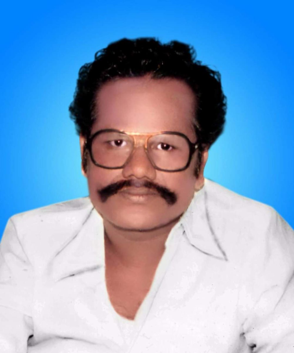 Tr_Gayathri's tweet photo. என்றும் என்னை வழிநடத்தும் என் பேராசனுக்கு புகழஞ்சலிகள் ♥ #MissyouAppa எட்டாம் ஆண்டு நினைவு தினம்! https://t.co/p2MmU824NU