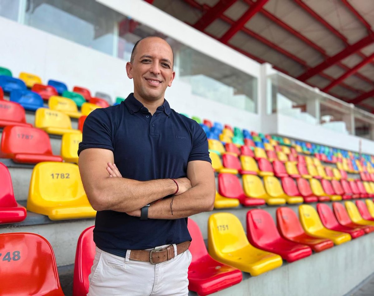 PonchoMorales85's tweet photo. El profesor @pedroDepablos a paso firme con @ClubLlanerosFC en el grupo B de los cuadrangulares del Torneo, goleó en Armenia y hoy apabulló a Real Cartagena, líder sólido 6/6 y 8 goles en dos partidos, de ganar de nuevo la final de este semestre, ascenderá directamente a la A. https://t.co/rpjtFtJb1e