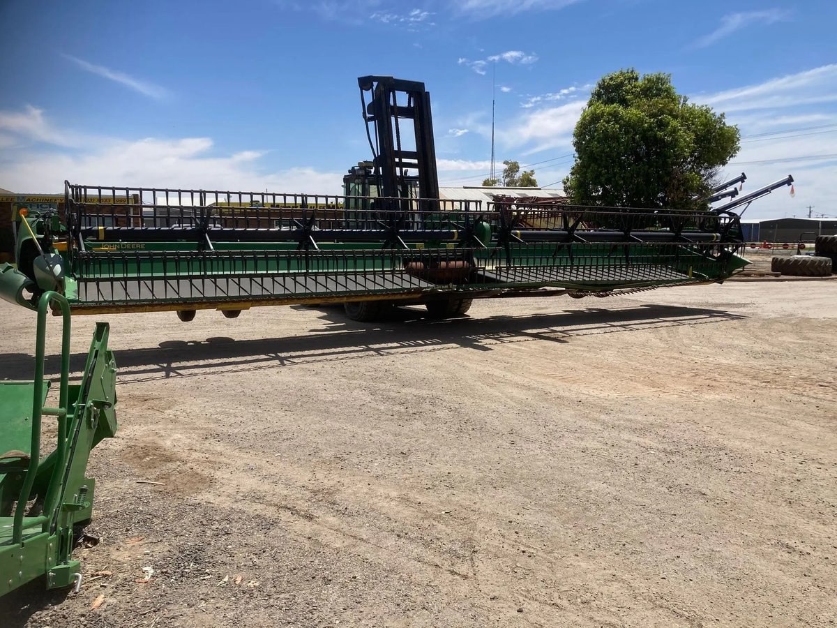 MMMachinery's tweet photo. Check out this 2022 40ft John Deere 740D Header front that has just arrived for wrecking at Murray Mallee Machinery! Plenty of parts available. Call the lads on 03 50331999 to secure yours today #johndeere #headerfront #headerparts https://t.co/MSlcctIwMC