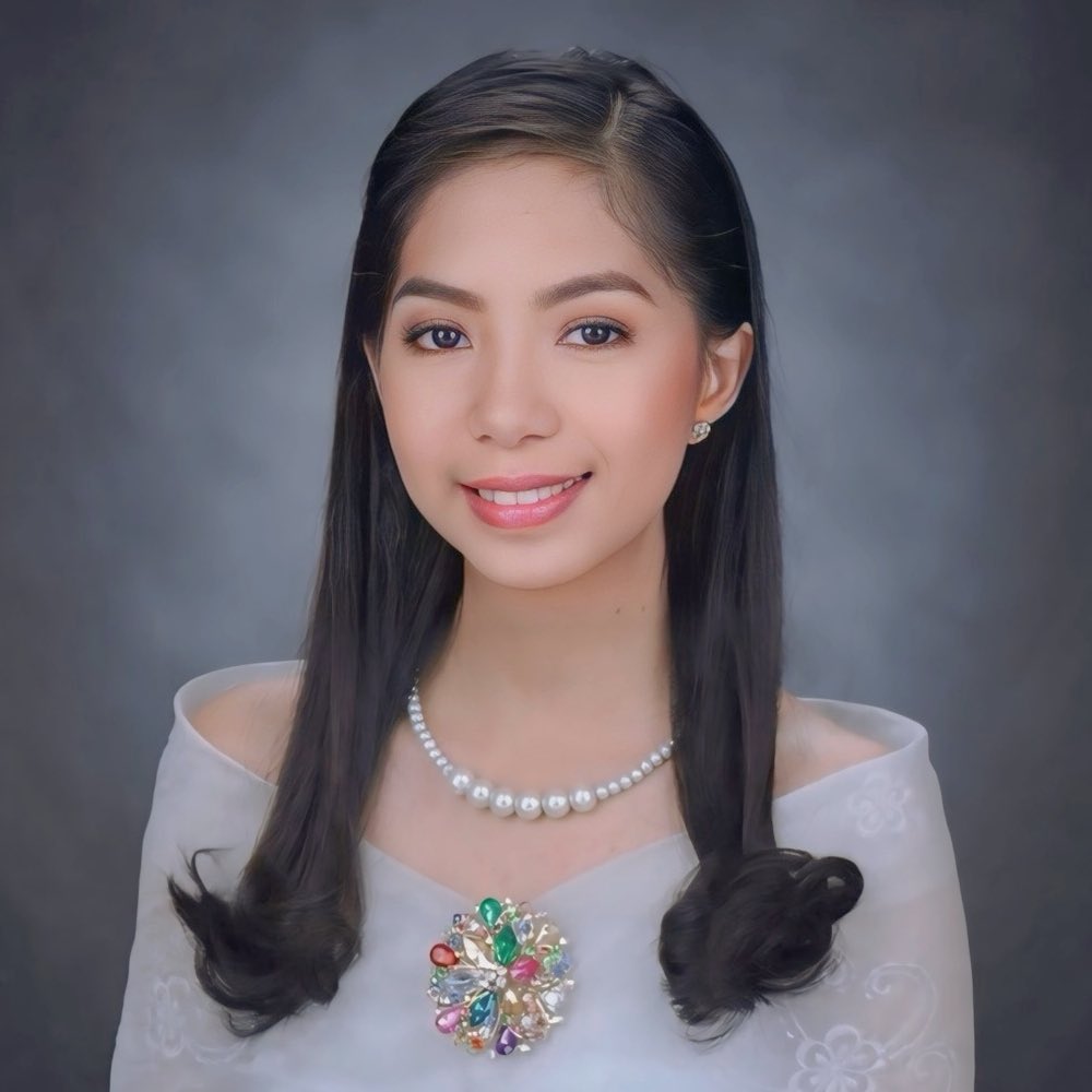 _eileenreyes's tweet photo. Degree Holder 2019 👩‍🎓 
CSE PROFESSIONAL PASSER 2024✨ https://t.co/4UH7qt3Pvx