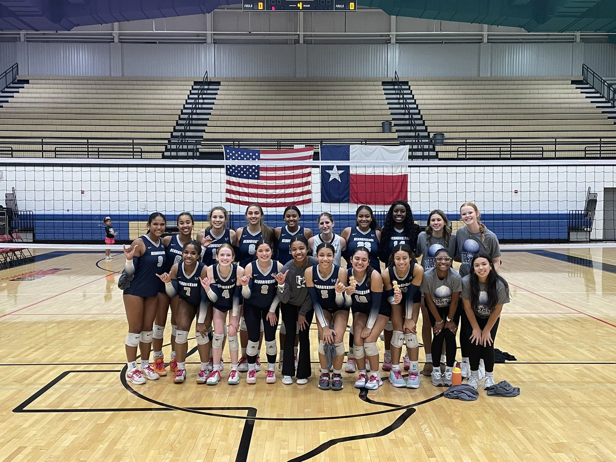 HHS Hawk Volleyball tweet media