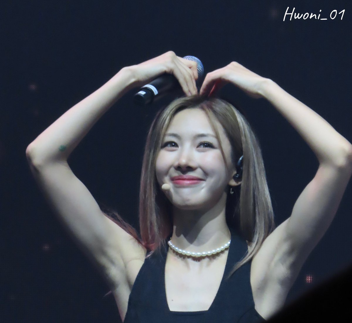 241104 Dreamcatcher Luck inside Seven Doors in D.C. 

Amazing view of Yicep and Hyeonie heart ❤️ 
#dreamcatcher #dreamcatcherindc #Yoohyeon #유현 #드림캐쳐