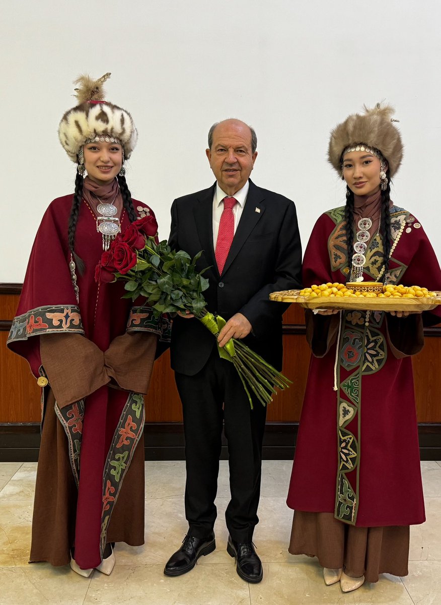turkistanhaber_'s tweet photo. Kuzey Kıbrıs Türk Cumhuriyeti Cumhurbaşkanı Ersin Tatar, Türk Devletler Teşkilatı Başkanlar Zirvesi'ne Katılmak İçin Kırgızistan'da...

Kurultayımız Kutlu Olsun
Günaydın Türk Dünyası
🇹🇷🇦🇿🇺🇿🇰🇿🇰🇬🇭🇺🇹🇲 https://t.co/IOQ5aZuv50