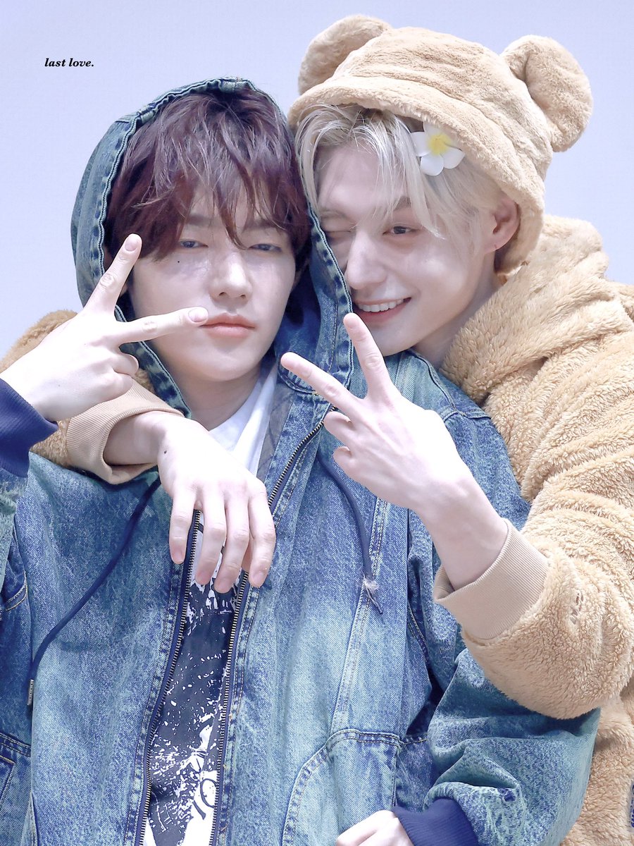 9800archive's tweet image. Another HD Photo for this matnaez moment!!

#ZEROBASEONE #ZB1 #KimJiwoong #김지웅 #Zhanghao #장하오