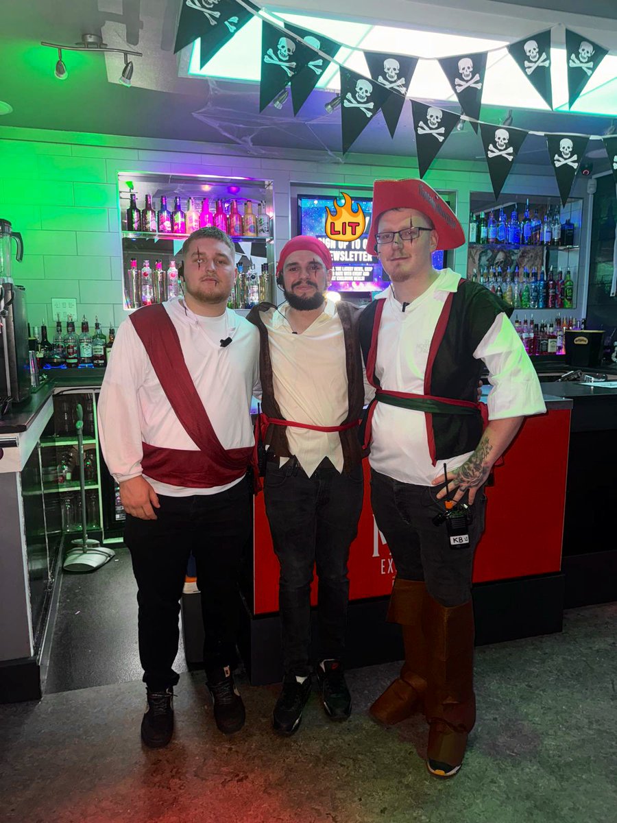 Quaave_'s tweet photo. Captain Quave Sparrow, 

Halloween Completed onto the run to Christmas 🎄 https://t.co/Px3Vvlcvws