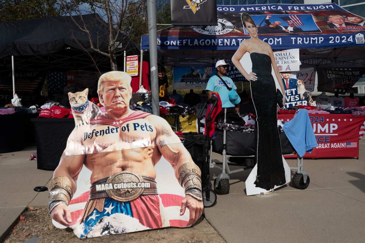 PublicSourcePA's tweet photo. Scenes from Republican presidential nominee Donald Trump's rally at PPG Paints Arena in Uptown, a neighborhood of Pittsburgh. 

(📸: @StephStrasburg for @PublicSourcePA) https://t.co/3EAvP9dnBv
