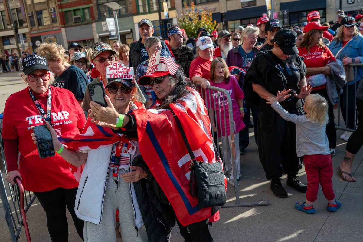 PublicSourcePA's tweet photo. Scenes from Republican presidential nominee Donald Trump's rally at PPG Paints Arena in Uptown, a neighborhood of Pittsburgh. 

(📸: @StephStrasburg for @PublicSourcePA) https://t.co/3EAvP9dnBv