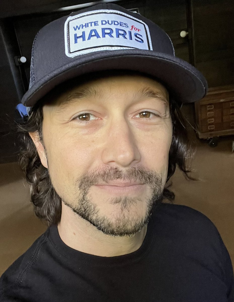PopCrave's tweet photo. Joseph Gordon-Levitt endorses Kamala Harris for President:

“White Dudes for Harris” https://t.co/N20mp1PcZx