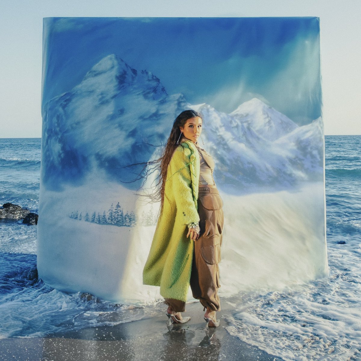 Surprise! Live version of "December" dropping Friday 🥹🤍❄️🫶🏼🎄🏔️ pre-save: annietracy.lnk.to/December_Live