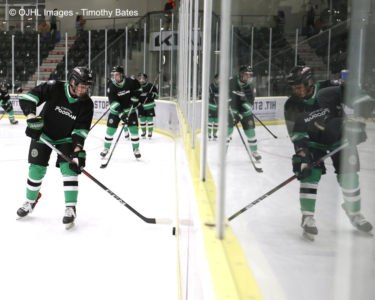 OJHLOfficial's tweet photo. The Cobourg Cougars host the visiting Leamington Flyers in OJHL Monday Night Action @CougarsHockey @LeamFlyers #juniorhockey #officalphoto #actionshot #hockey #gameday https://t.co/C697vRcJHs
