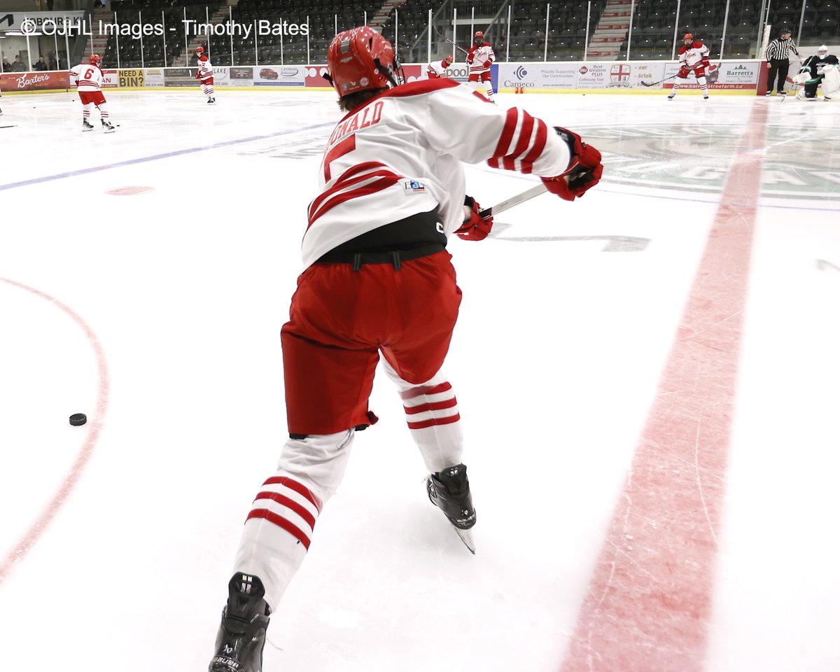 OJHLOfficial's tweet photo. The Cobourg Cougars host the visiting Leamington Flyers in OJHL Monday Night Action @CougarsHockey @LeamFlyers #juniorhockey #officalphoto #actionshot #hockey #gameday https://t.co/C697vRcJHs