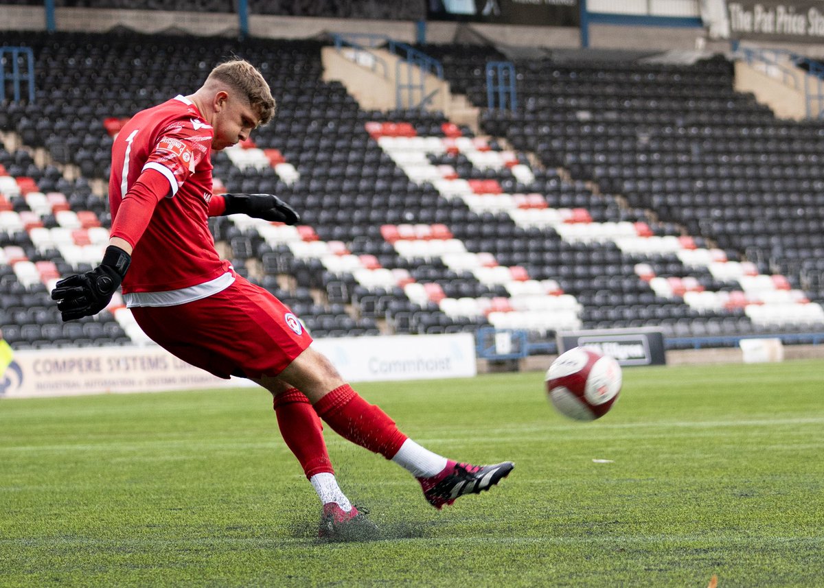 Moving my images from one storage to another and caught this image of <a href="/JackAtkinson00/">Jack Atkinson</a>   <a href="/Vauxhallmotorfc/">Vauxhall Motors FC</a> 👌🏼