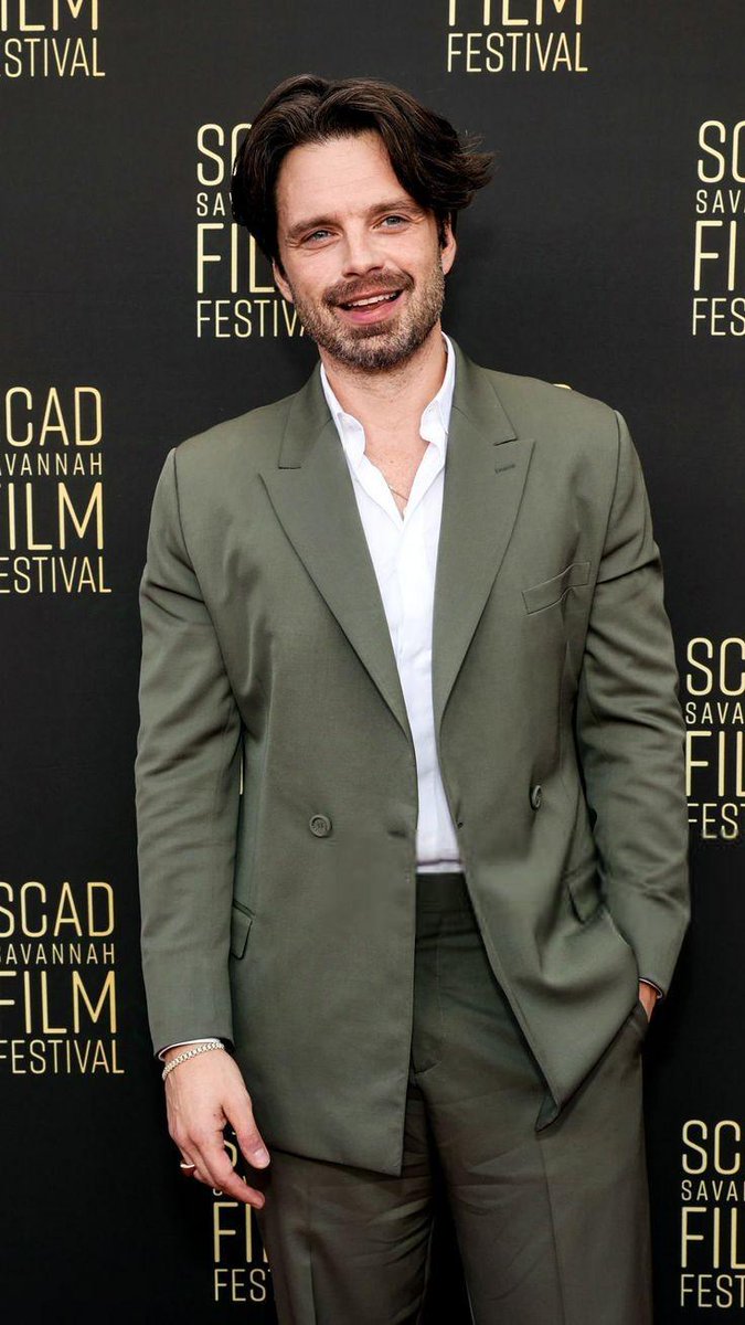 buckysebpage's tweet photo. #sebastianstan #scadsavannah #filmfestival #fanpage https://t.co/yRxVkLANf9