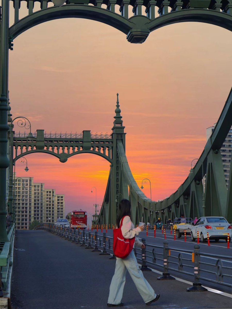 Discover China tweet media