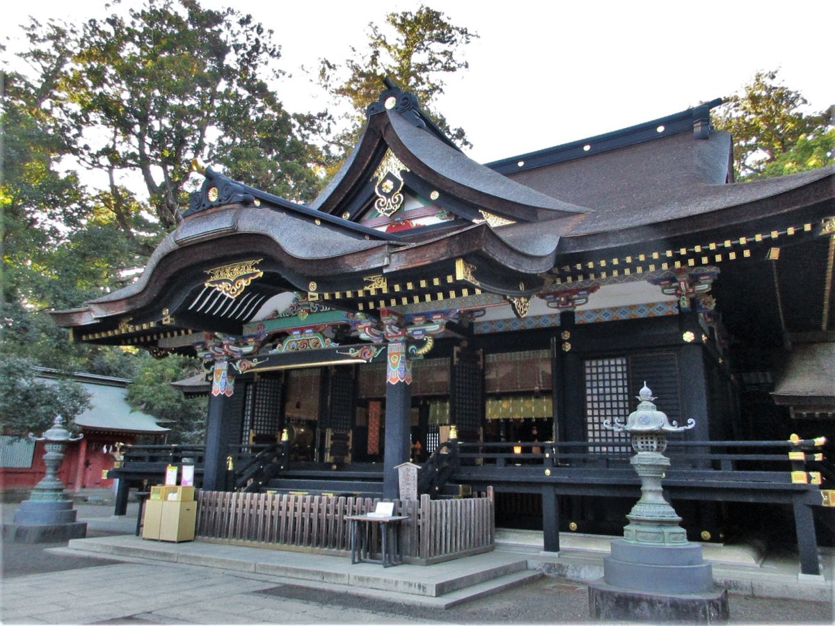 Tokyonobo's tweet photo. Katori Jingu in Chiba Prefecture near Tokyo is the head shrine of some 400 Katori shrines around the country. According to an ancient record it was established in 643 BC. The current structure was built in 1700 and is designated as Important Cultural Property. #香取神宮 https://t.co/aN59qRG9DH