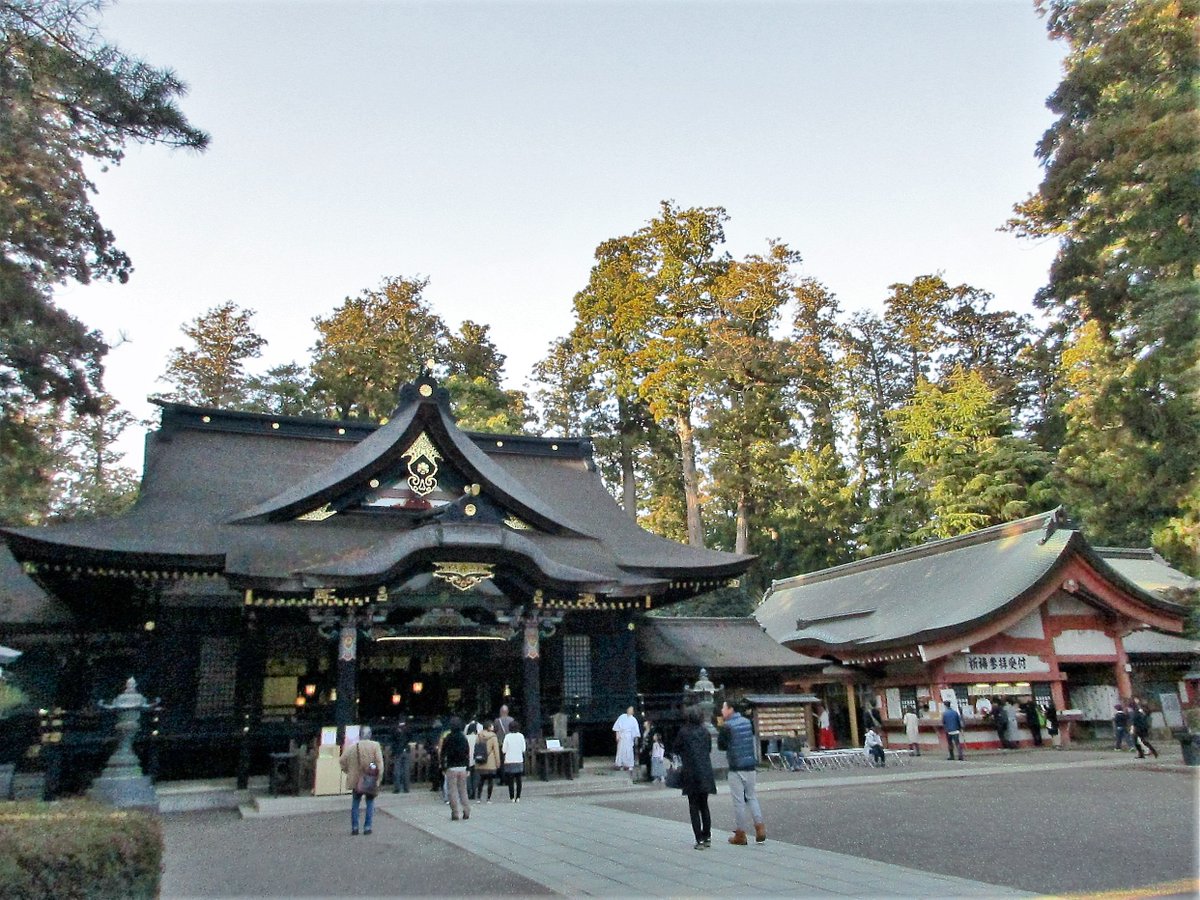 Tokyonobo's tweet photo. Katori Jingu in Chiba Prefecture near Tokyo is the head shrine of some 400 Katori shrines around the country. According to an ancient record it was established in 643 BC. The current structure was built in 1700 and is designated as Important Cultural Property. #香取神宮 https://t.co/aN59qRG9DH