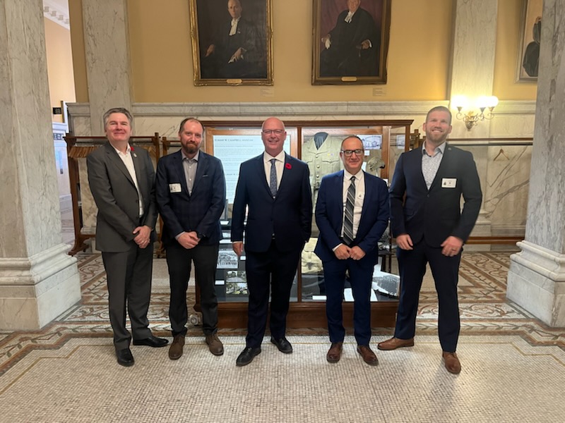 Today, I had the privilege of meeting with industry leaders to discuss enhancing engineering project processes and promoting STEM education among youth.