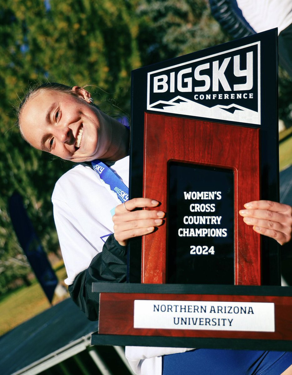 Congrats to Emma Stutzman (Class of ‘23) and Northern Arizona!  Emma finished 6th in a field of 76. 💪 🪓