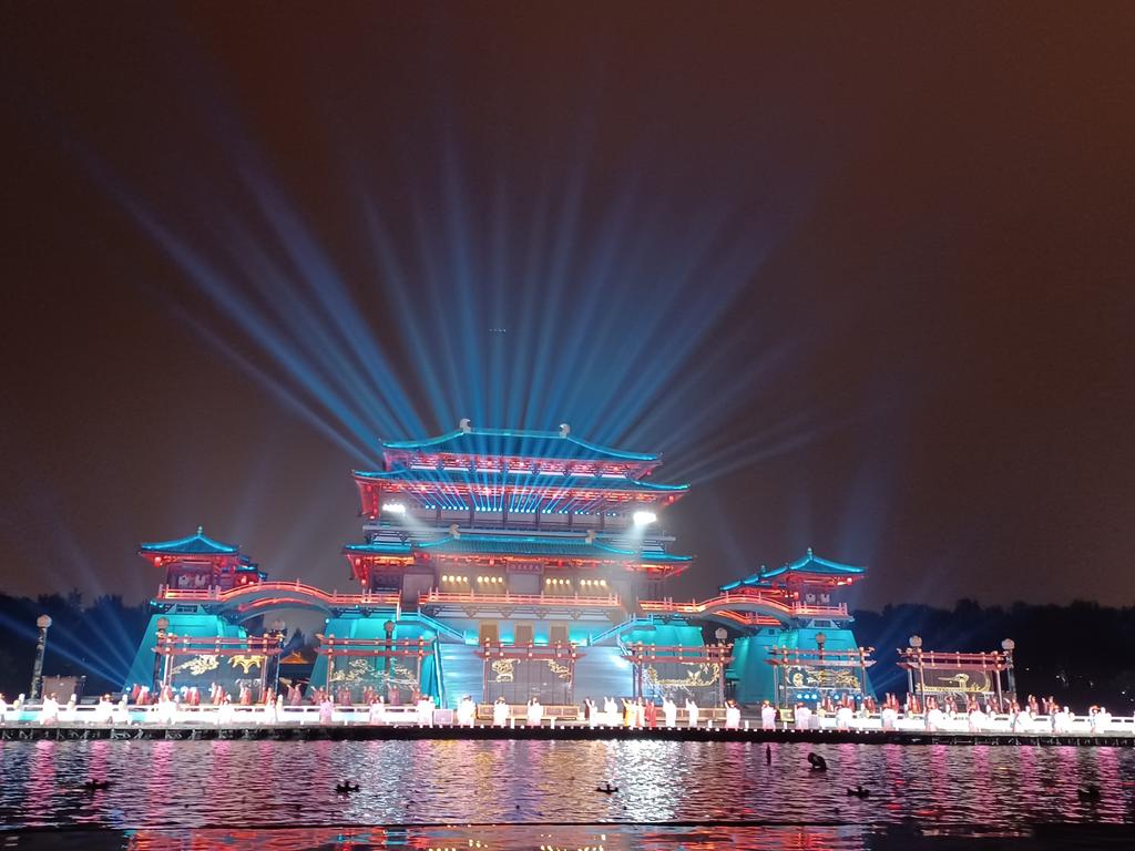 Mike Zaworotko group (@zgroupul) on Twitter photo Crystal engineering has come a long way both geographically and scientifically.
The first CELTIC China meeting was held on 11/03 in historic, beautiful Xi"an.
Past + present <a href="/ZGroupUL/">Mike Zaworotko group</a> members joined by Chen Xiao-Ming + family to enjoy great people + porous materials chemistry. Crystal engineering has come a long way both geographically and scientifically.
The first CELTIC China meeting was held on 11/03 in historic, beautiful Xi"an.
Past + present <a href="/ZGroupUL/">Mike Zaworotko group</a> members joined by Chen Xiao-Ming + family to enjoy great people + porous materials chemistry.