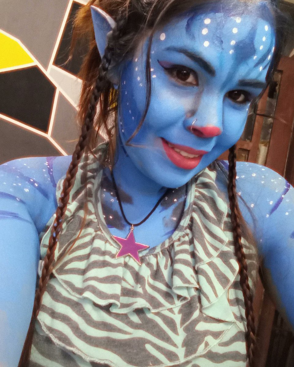 Chombiegirl's tweet photo. #makeupartist #Avatar https://t.co/8pG4dqtHAd
