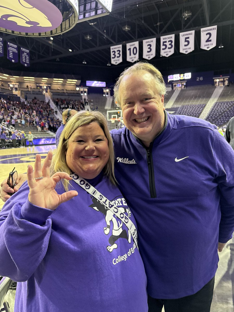Katieksu99's tweet photo. This teacher needs a pass to bring her class from Overland Park for the next education day at Bram. Kids brought the noise and the @KStateWBB was 🔥💜 @JeffMittie @hoopsbynick #edcat https://t.co/mT5HgSLqv0