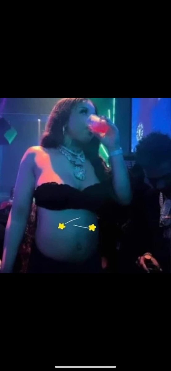 itssantebihh's tweet photo. I think she’s very confused 😂baby u wasss drinking #BaddiesMidwest https://t.co/gq1Ya0Xybf