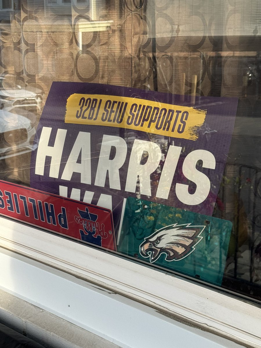 Sam Williamson (@sam_williamson) on Twitter photo When your knocking doors and see your own union’s sign in the window, you know you’re in Philly! <a href="/32BJSEIU/">32BJ SEIU /// #BuildingJustice 🧹✊🏽</a> STRONG! Tomorrow we make history. <a href="/KamalaHarris/">Kamala Harris</a> When your knocking doors and see your own union’s sign in the window, you know you’re in Philly! <a href="/32BJSEIU/">32BJ SEIU /// #BuildingJustice 🧹✊🏽</a> STRONG! Tomorrow we make history. <a href="/KamalaHarris/">Kamala Harris</a>