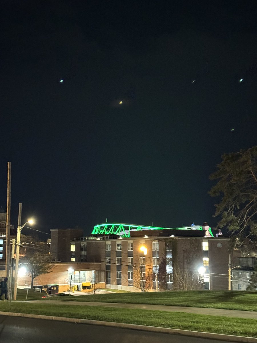 Green Dome tonight… happy to be an Eagles fan  (I think Syracuse might be too) 🦅 💚