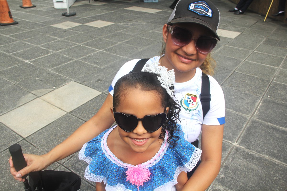 Pavertec's tweet photo. A lo largo de la Calle 50ta, en Panamá, se pudo palpar el amor, la alegría y el entusiasmo de las personas por celebrar y honrar a la Patria.
.
#FiestasPatrias #panama https://t.co/swxEoNkInN