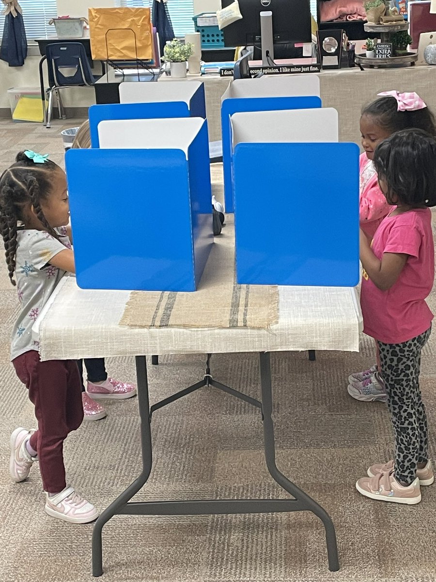 PraisyThomas2's tweet photo. Our kids in Pre-K voted for their favorite cookie  @PISDSS https://t.co/Qh2FmoHfjN