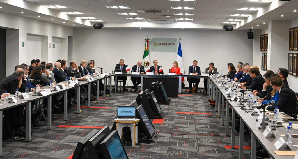 LuisRosendo_'s tweet image. En representación del secretario @m_ebrard, recibí en @SE_mx a la embajadora de Francia en México, Delphine Borione y la misión empresarial francesa donde destacó la inversión de empresas francesas en el país y el interés del @GobiernoMX que encabeza la presidenta @Claudiashein…
