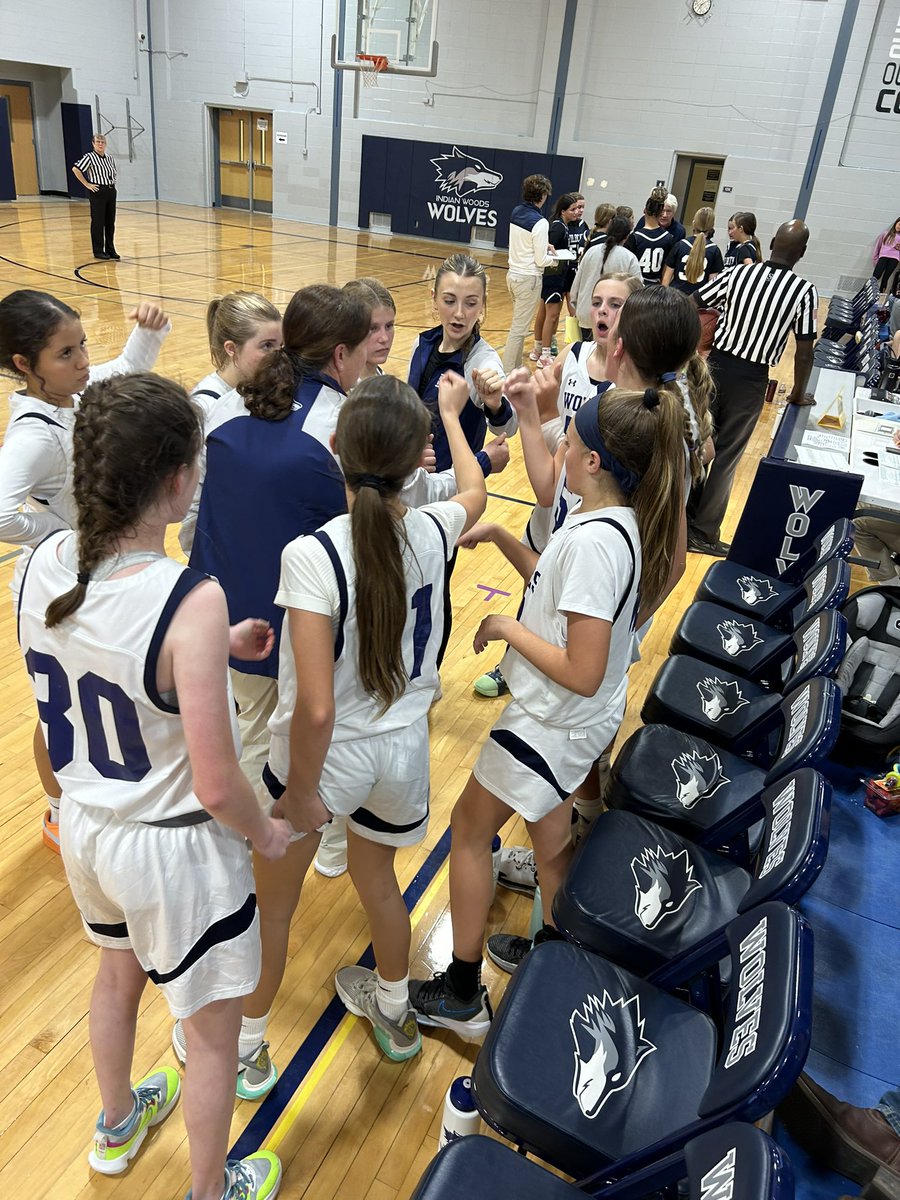 LCteach_learn's tweet image. Lady Wolves hustled and showed fantastic spirit in tonight’s game against the WR Wildcats! 🏀 @IWMSWolves @dreiling_grant @Bclaypool63