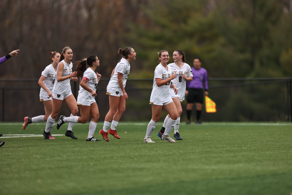 St. Olaf Athletics tweet media