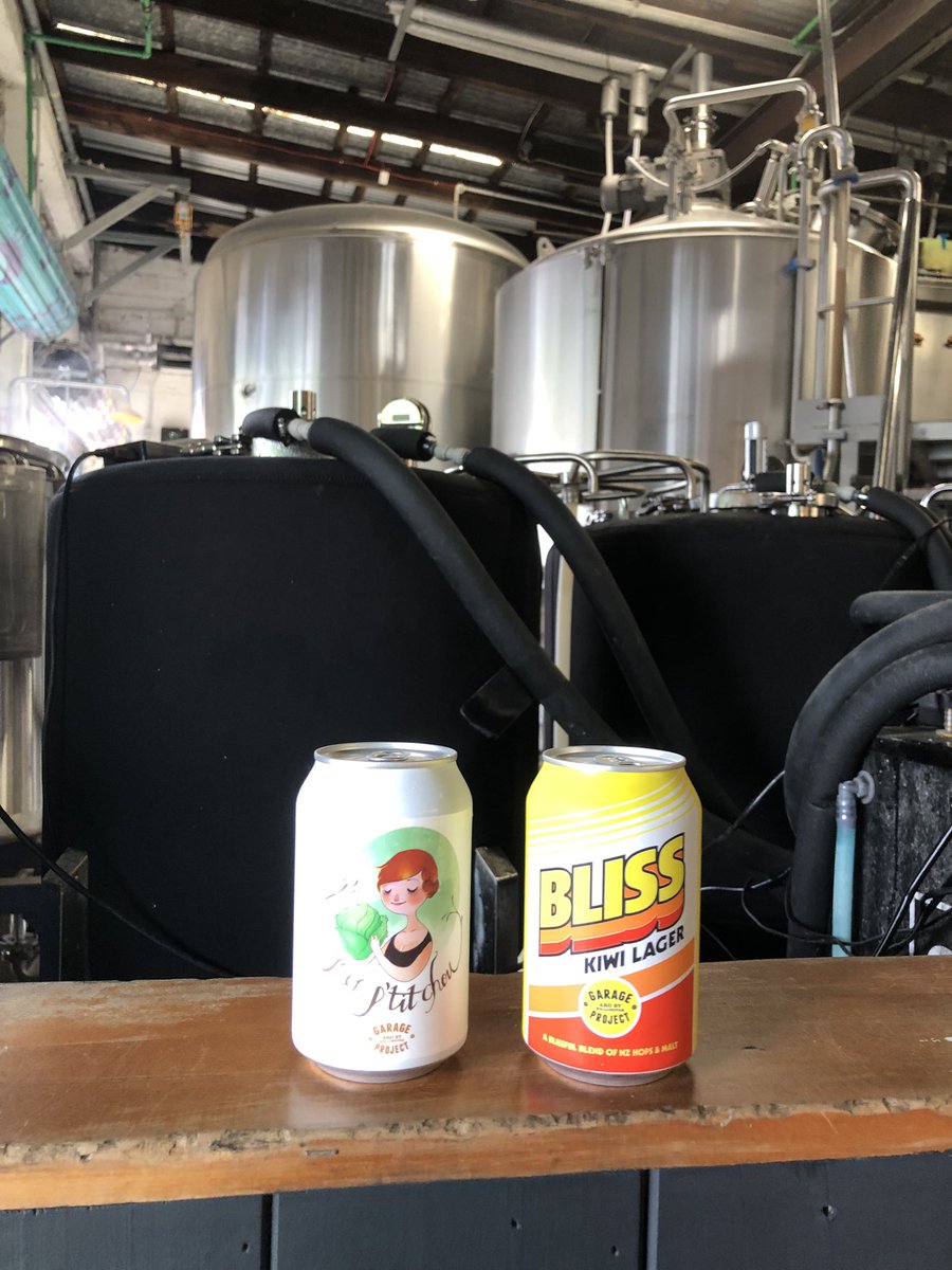 ryujit1014's tweet photo. 本日の逸件目^_^
ウェリントン二日目、最終日。計4件目。Garage Projectさん。TAPROOM行く予定が、オープン時間勘違いしてた😅ブルワリー脇で缶売ってたんで、隣の広場で外飲み🍻地元のおいちゃん達が集まってきて絡まれた😁皆さん優しくて楽しかった🍻🍻🍻
#garageproject
#craftbeer https://t.co/2azTH8WhQl