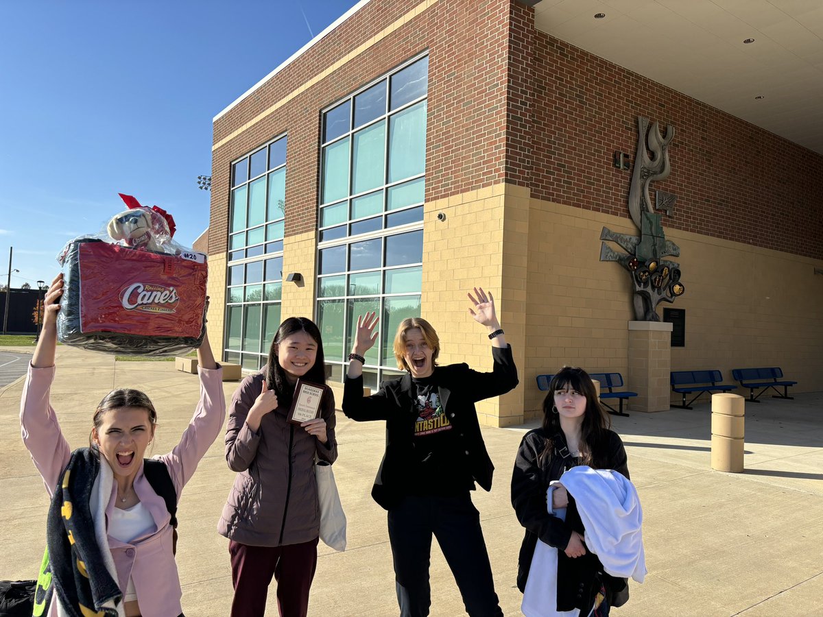 BereaMidpark4n6's tweet image. Thank you to Ms. Bartlett for judging, &amp;amp; to bus-driver Melanie, too! The team heads to Cleveland District’s only November host-tourney on Saturday, at Hawken (Upper) School. Here’s to a great week of practice, in the meantime! #BeTitansTogether #CLEspeaks #LiterallyRaisingCanes