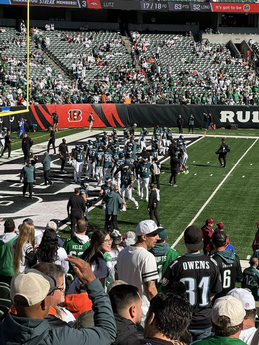 AnthonyDudley94's tweet photo. @JasonKelce  I was hoping to run into you in Cincy when the Birds came to town .  #GoBirds https://t.co/6bvaLktKcd