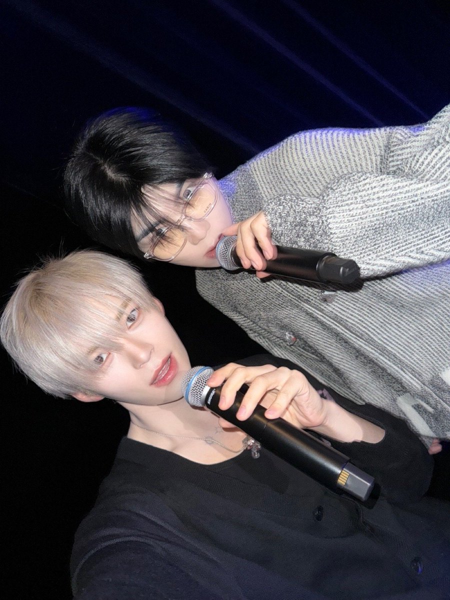 한빈이 포스트에 건욱이 !! ♡