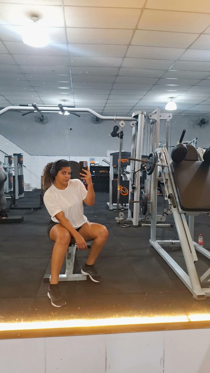 Rebeca1124671's tweet photo. "A motivação pode te levar a começar, a disciplina te levará até o fim" https://t.co/9fuTxMpd3s