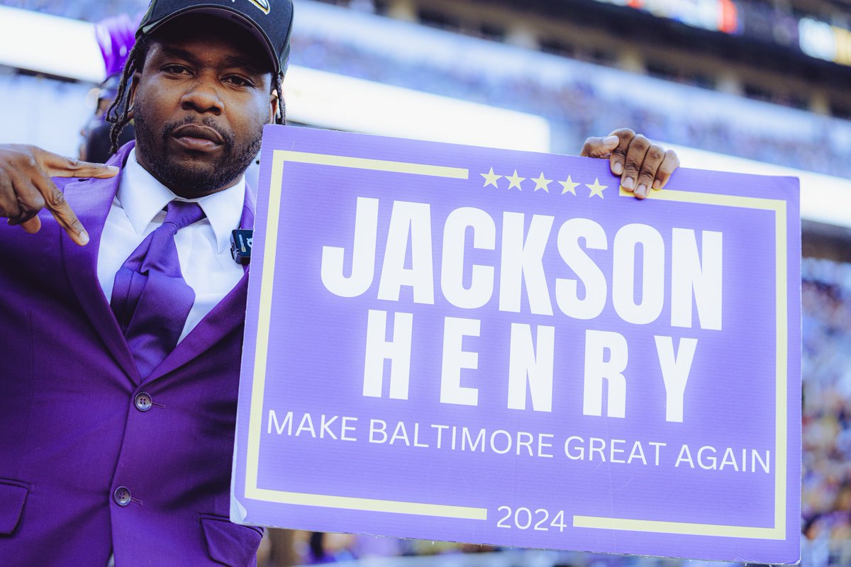 HassanBackAgain's tweet photo. Idc what happens tomorrow, Lamar Jackson is my president #MBGA https://t.co/GWW8WVgWzX