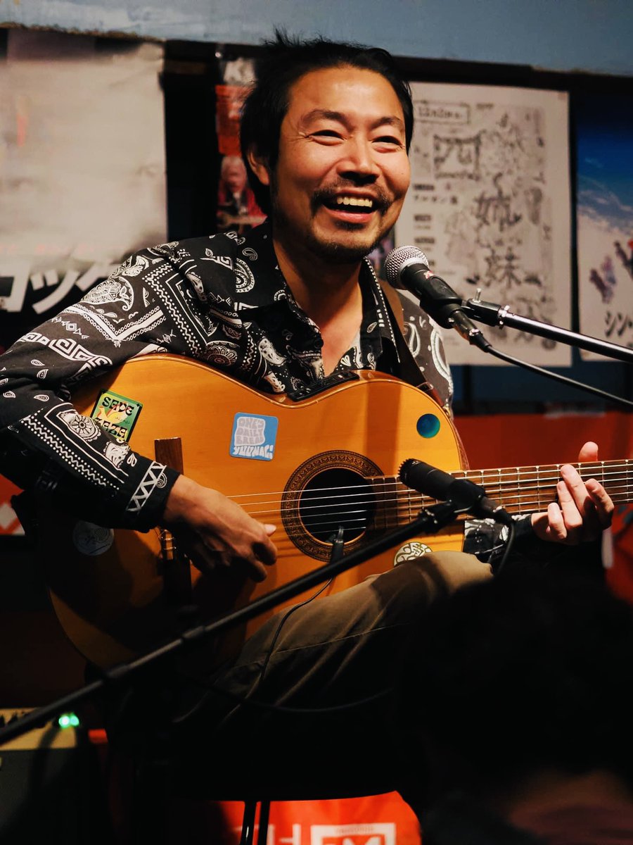 良い男2人に挟まれてのライブなんてする事無いし、ミカカカフェさん初めてでだしそもそも音楽だけで1人で勝負する事もかなり稀な事なので不思議な体験でしたが、立候補して良かったです
鈴木さんモリソンさんありまくんビールご馳走様でした
優作くんが良過ぎてついつい可愛く酔いました