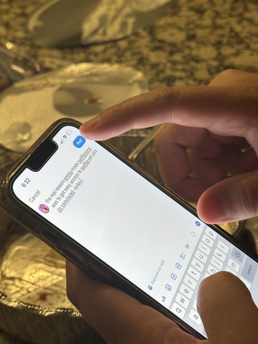 “LOOK AT THIS CUTE CAT!!!!!” help